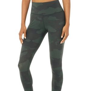 Alo Yoga High Waist Green Camo Vapor Legging